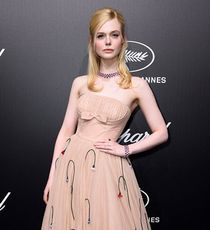 Elle Fanning, 28 лет, США Elle Fanning, 28 лет,
